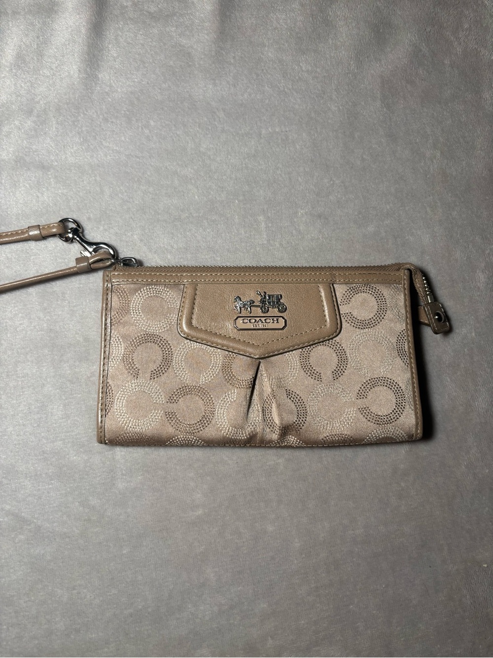 Vintage Coach Ashley Dotted Op Art signature canvas wallet
